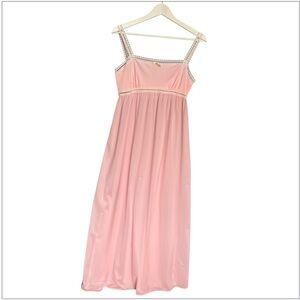 Mistee Pink Antron Nylon Nightgown Maxi Lace & Rosette VTG 70s Cottage Sz Medium